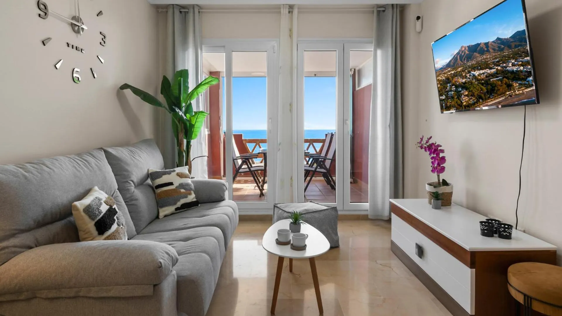 Breathtaking Beachfront Terrace In Manilva By Costarentals - Ref M45 Spanje